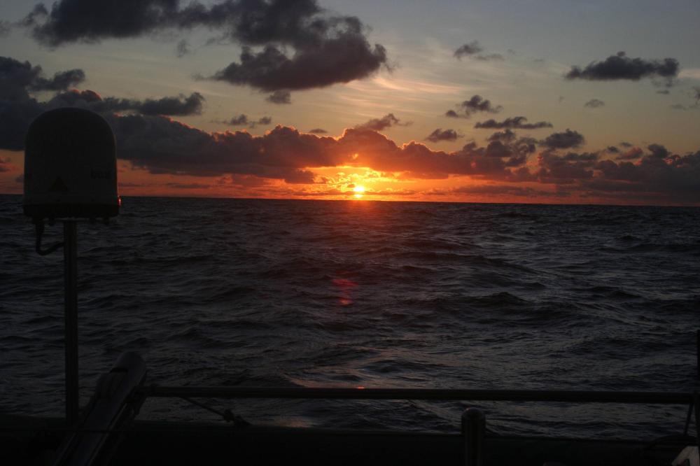 Sunrise: Sunrise at sea to the Marquesas